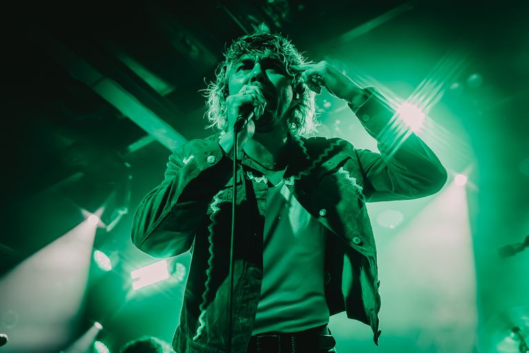 Selve performing live at The Gov in Adelaide 